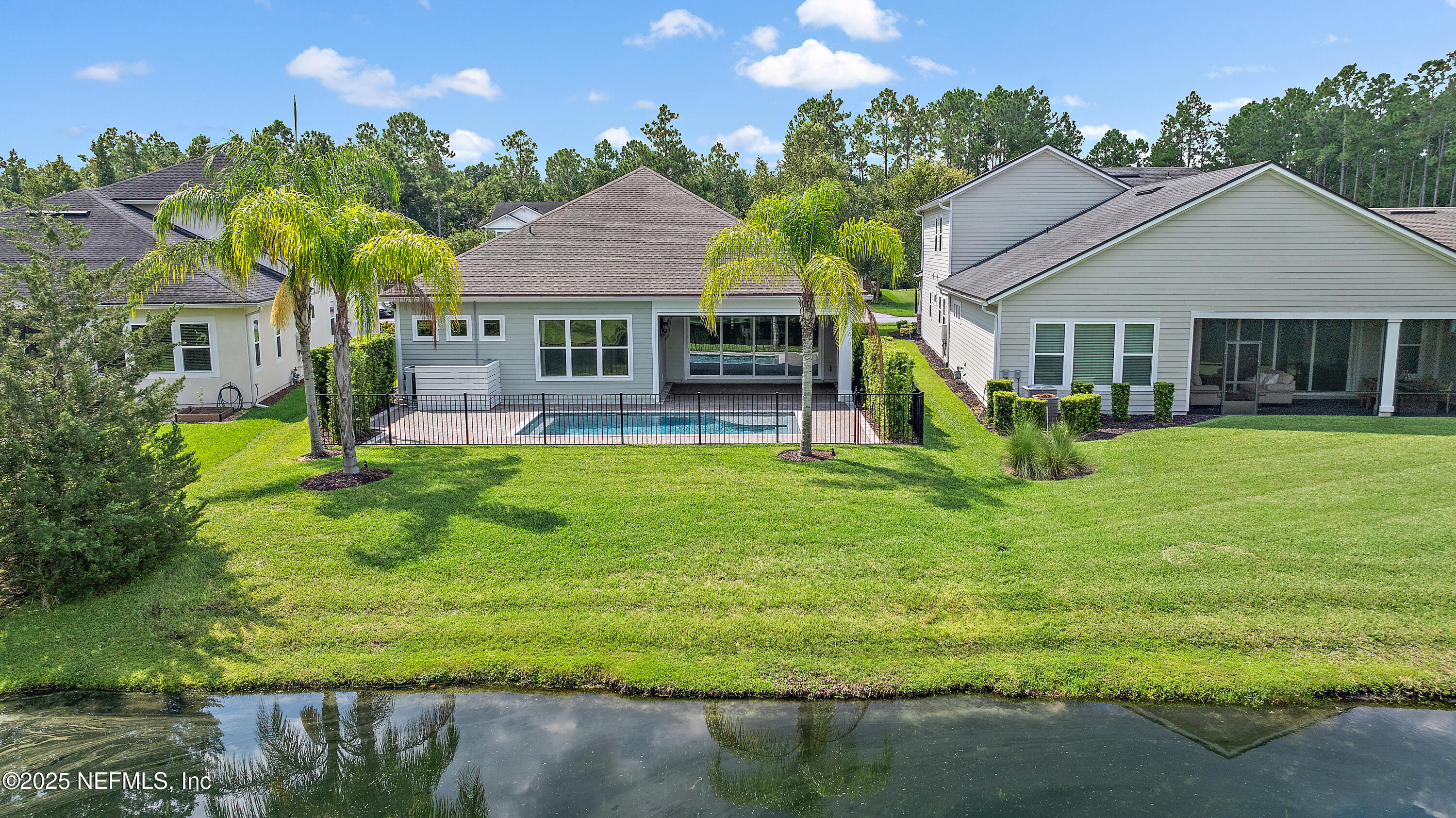 302 FRESHWATER Drive, St. Johns
