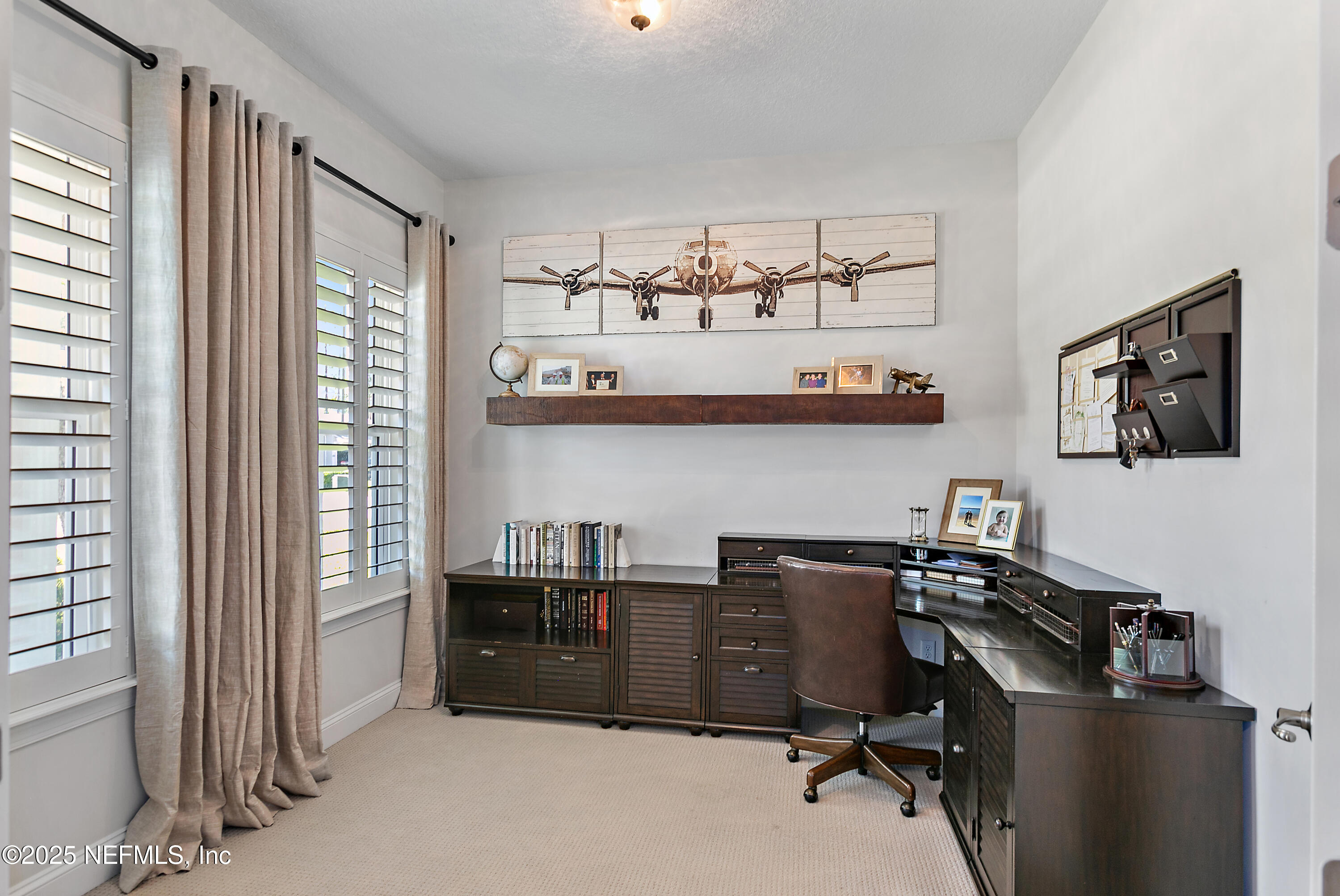 302 FRESHWATER Drive, St. Johns