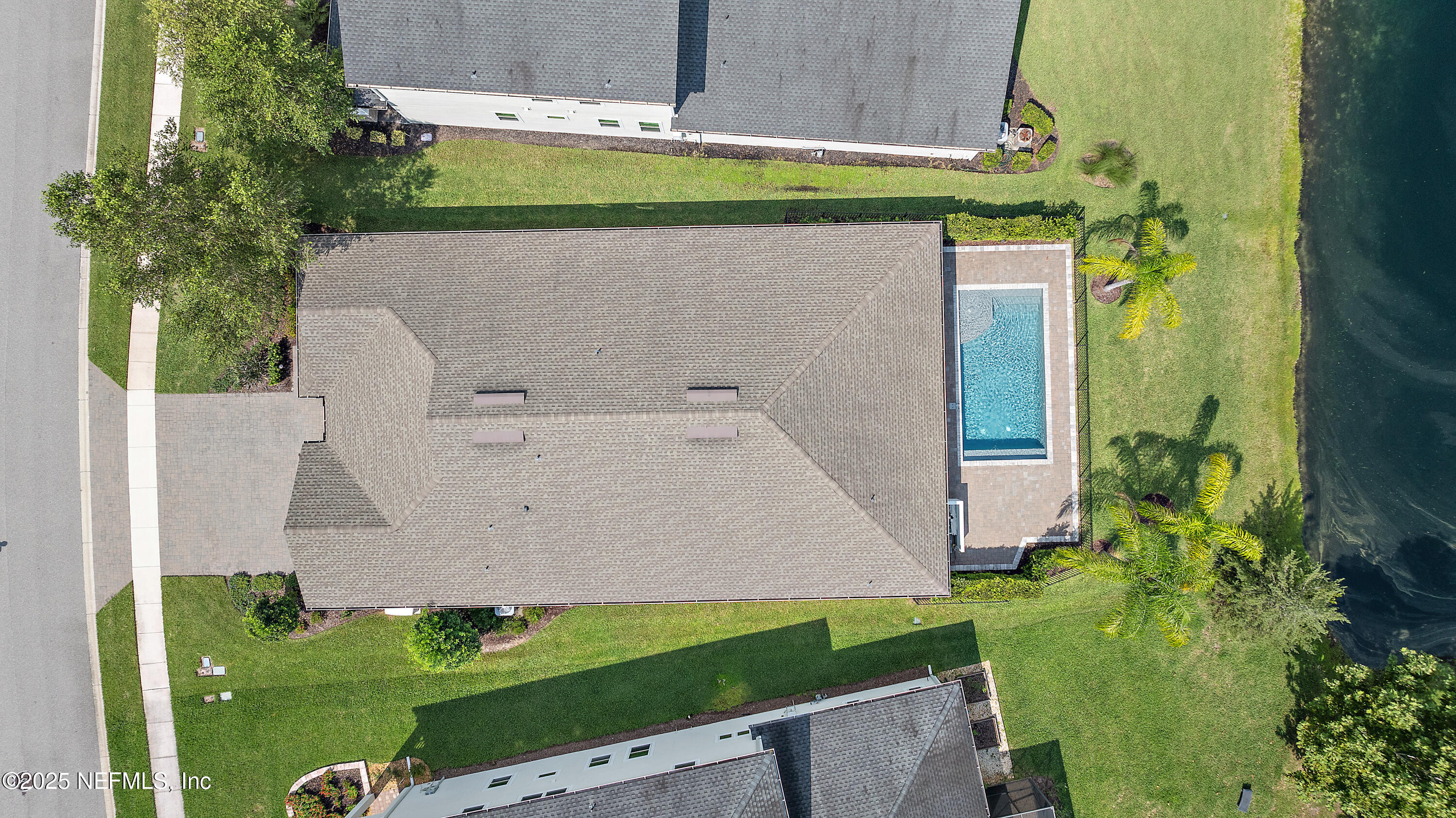 302 FRESHWATER Drive, St. Johns
