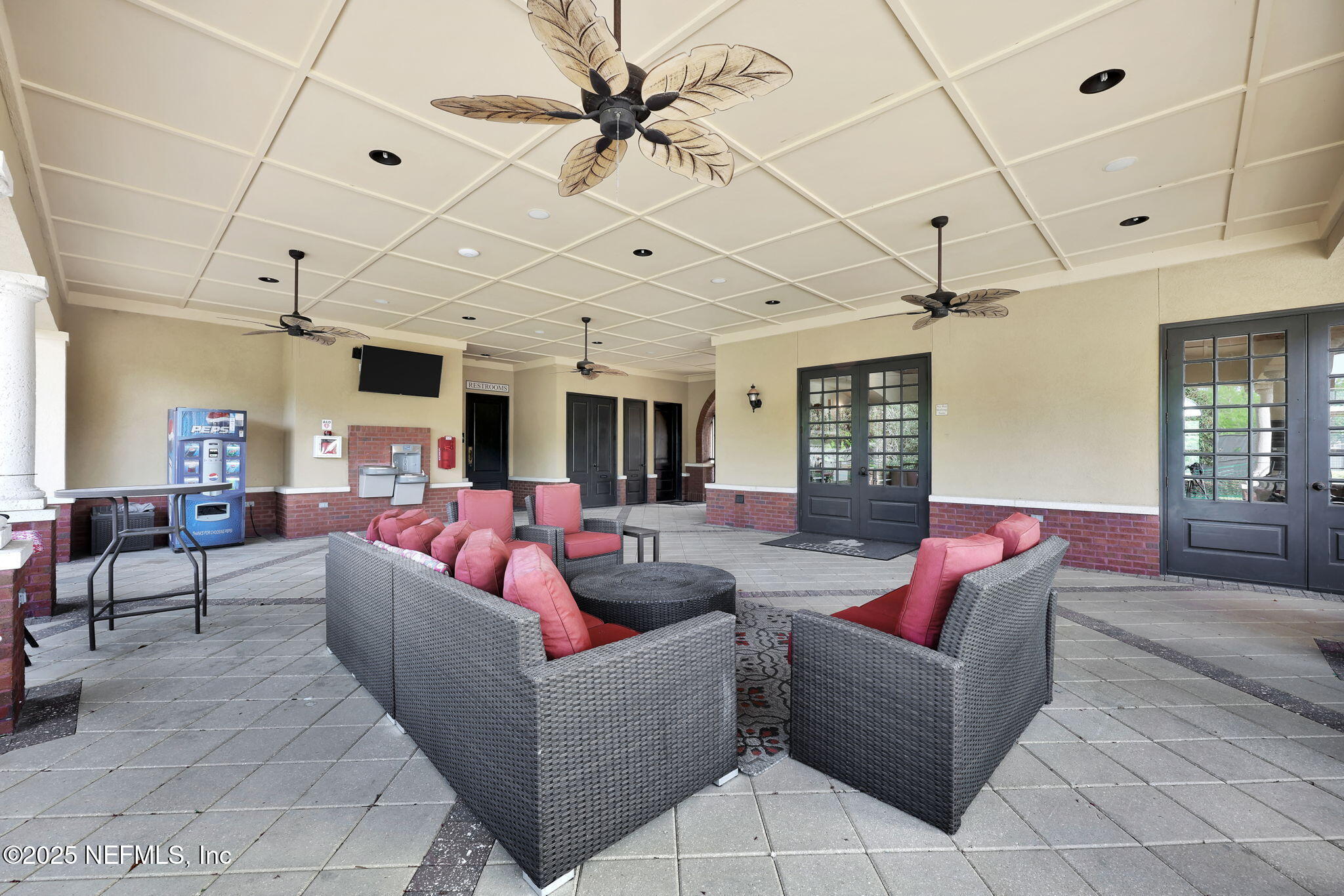 121 PINETA Way, St. Johns