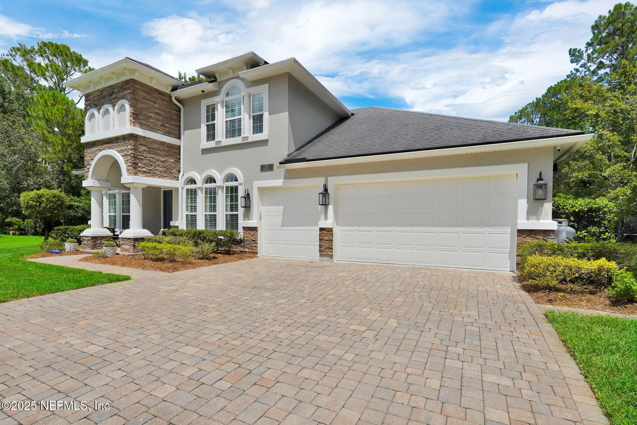 121 PINETA Way, St. Johns