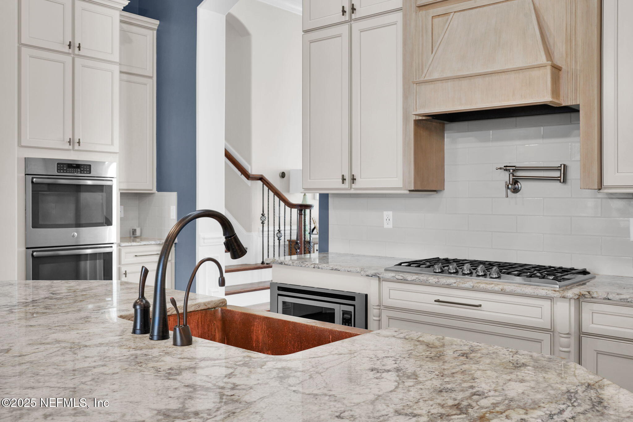 121 PINETA Way, St. Johns