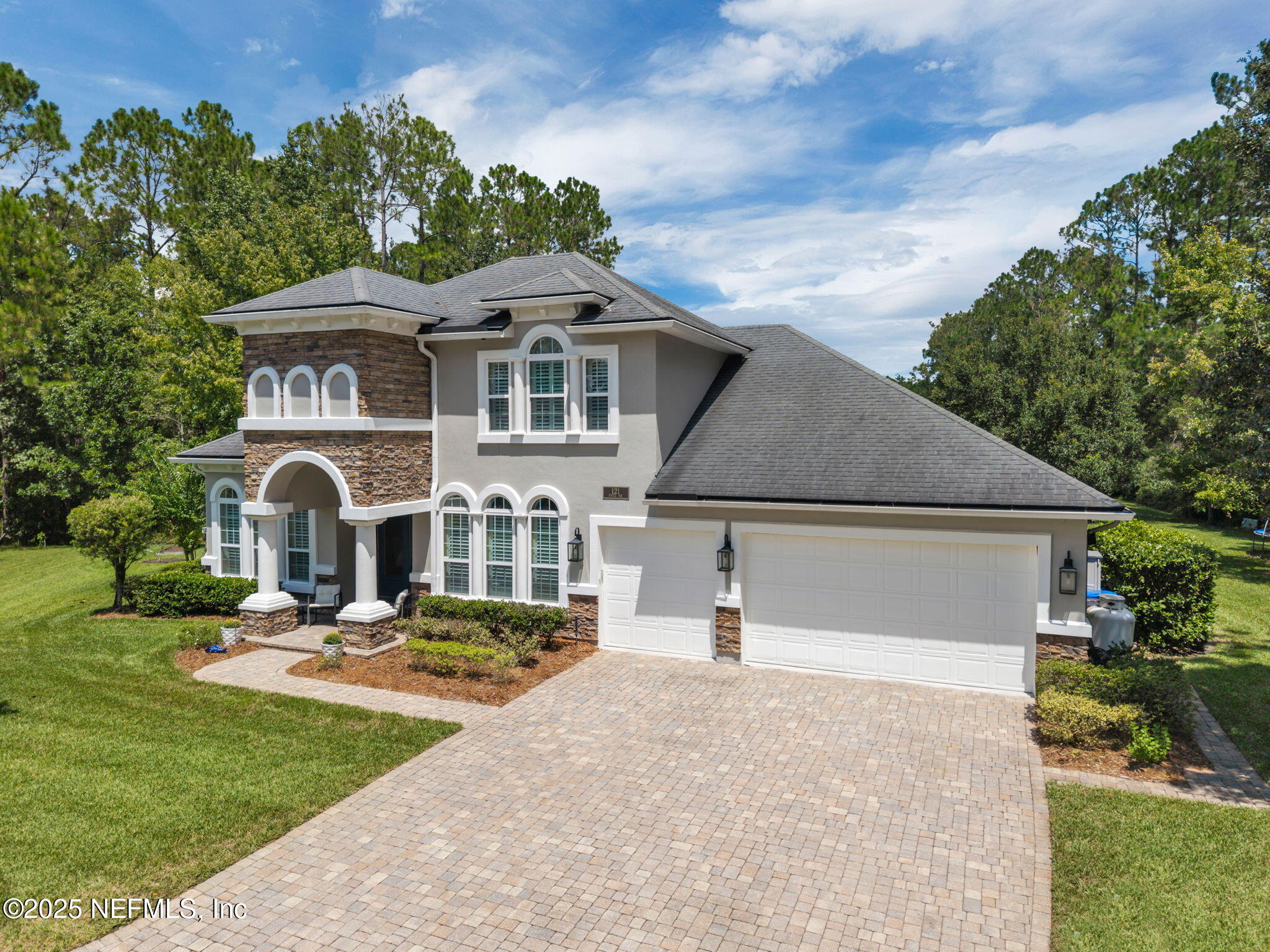 121 PINETA Way, St. Johns