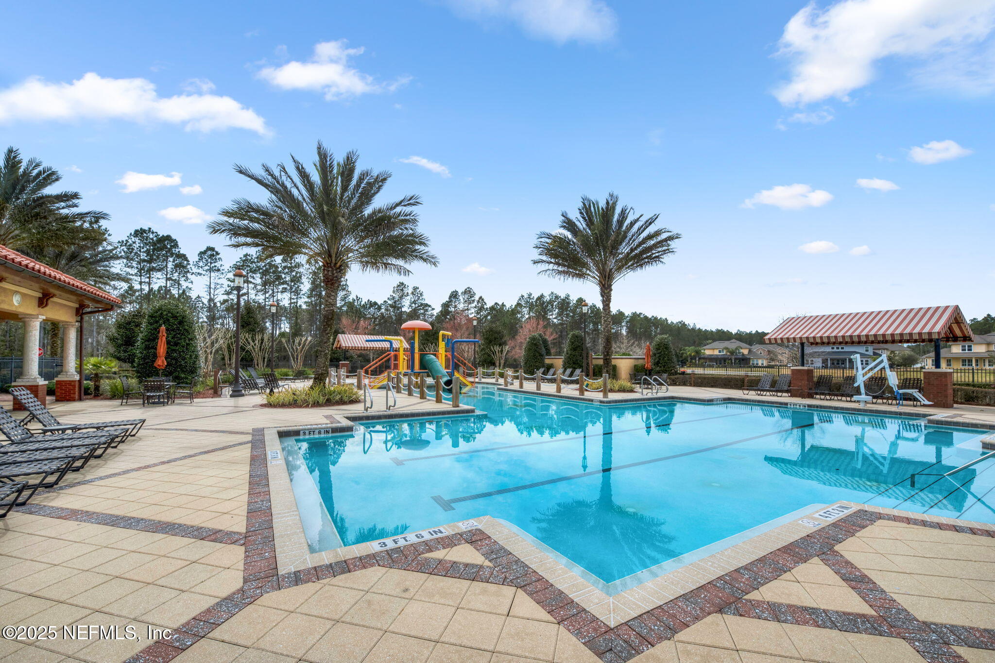 121 PINETA Way, St. Johns