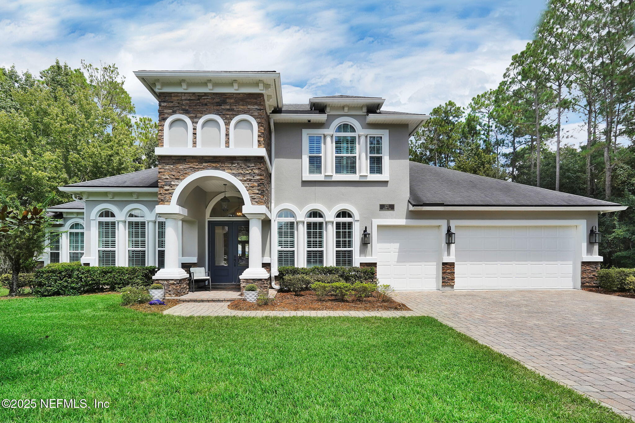 121 PINETA Way, St. Johns