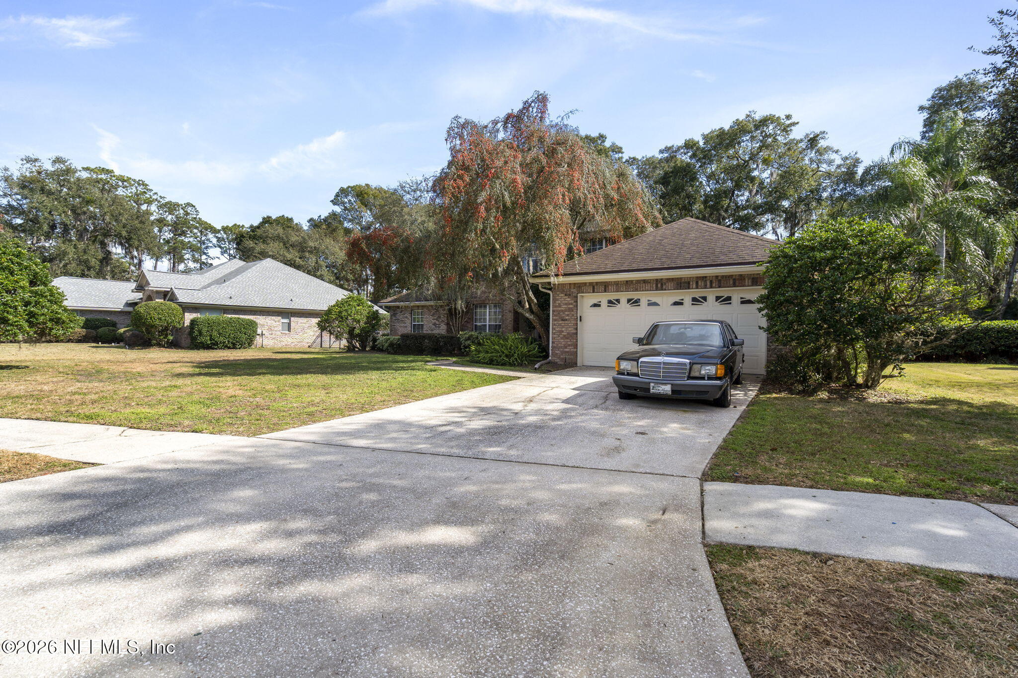 1822 RISING OAKS Drive