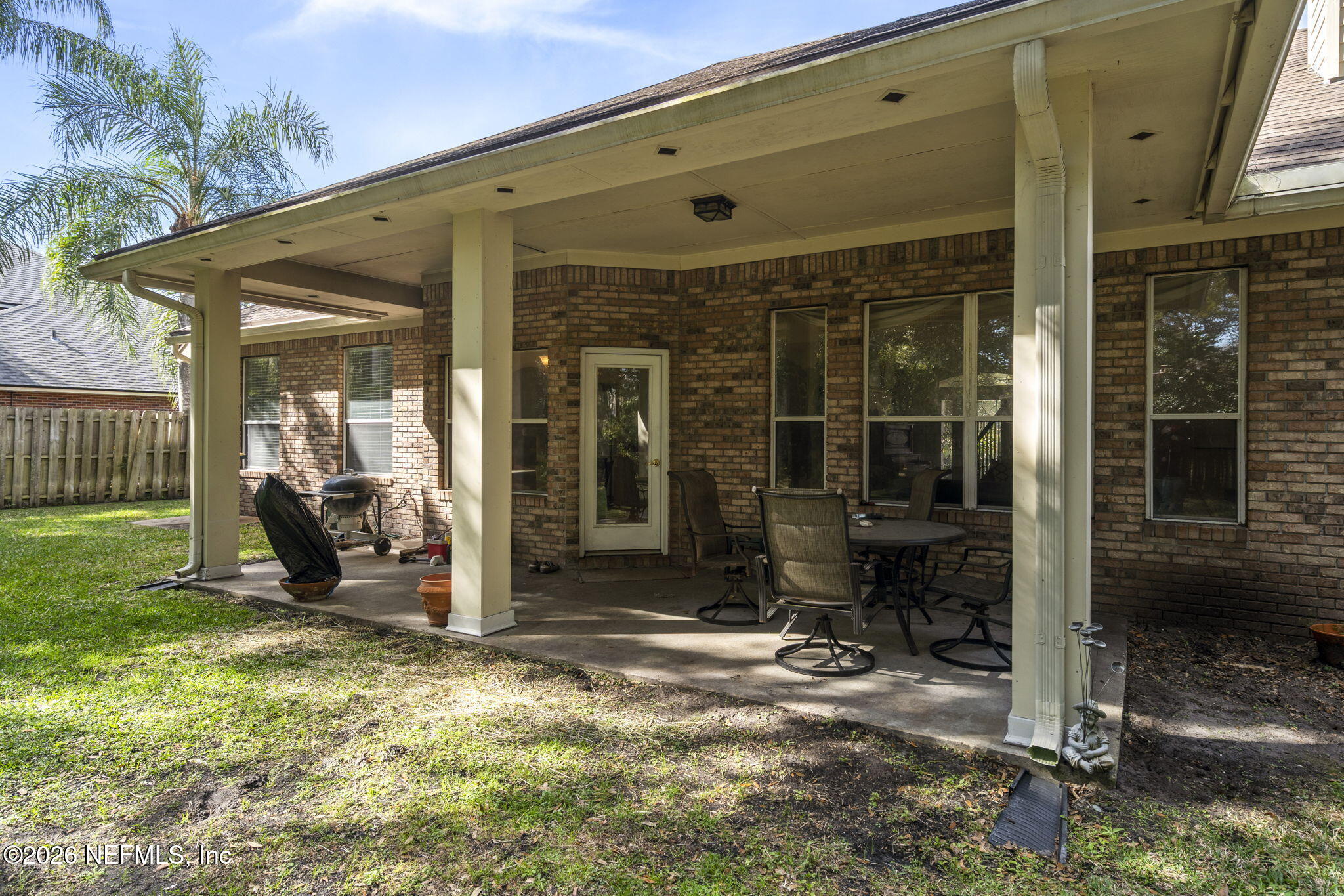 1822 RISING OAKS Drive