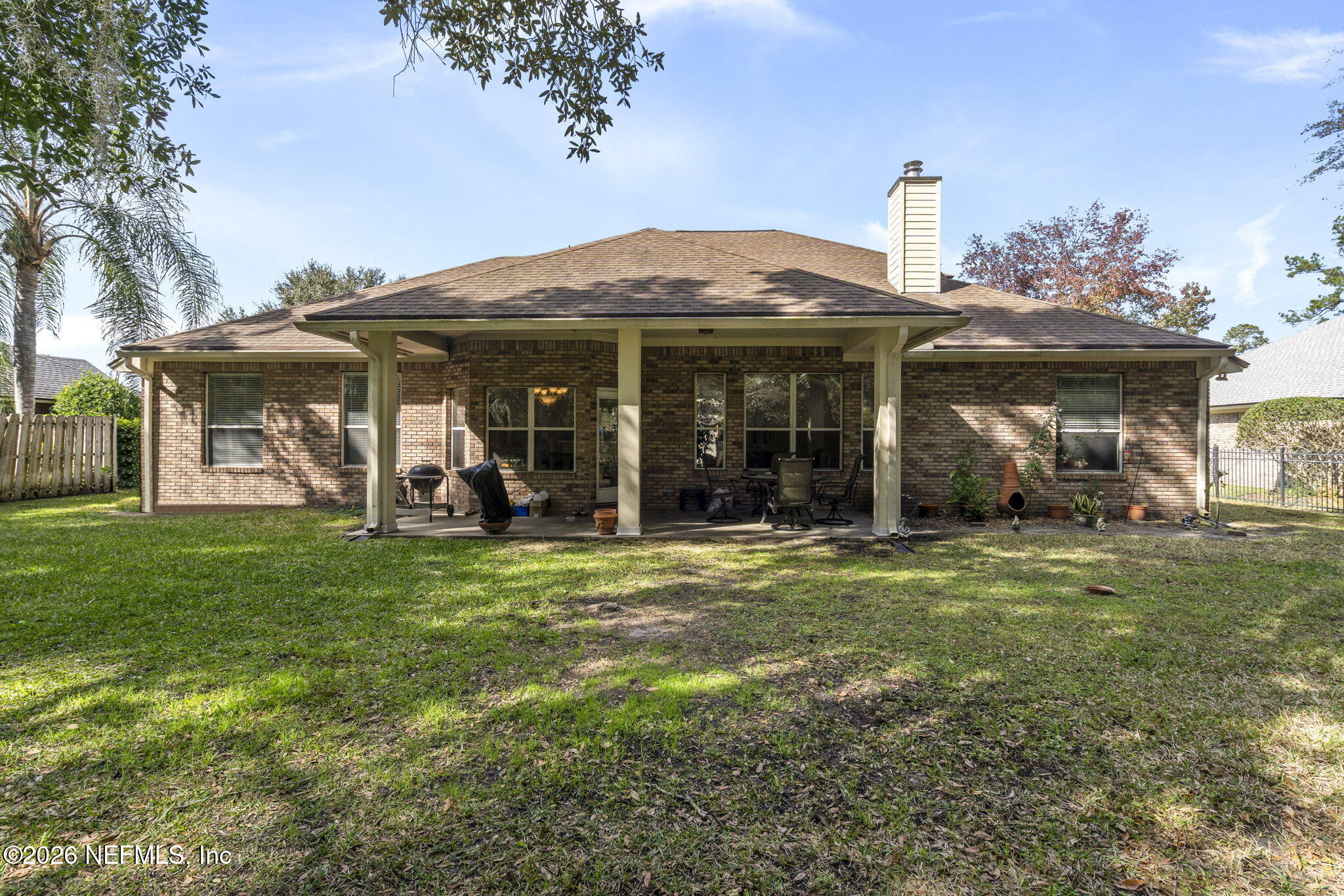 1822 RISING OAKS Drive