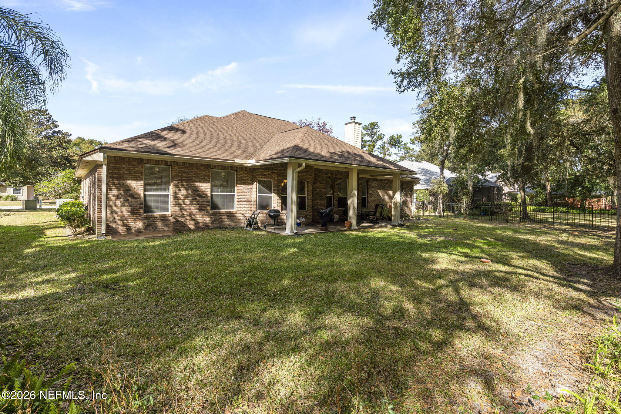 1822 RISING OAKS Drive