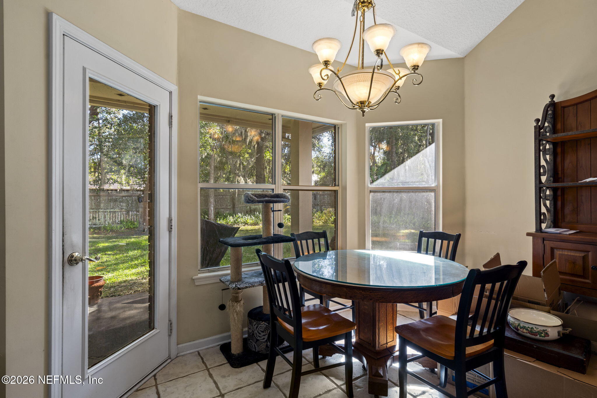1822 RISING OAKS Drive