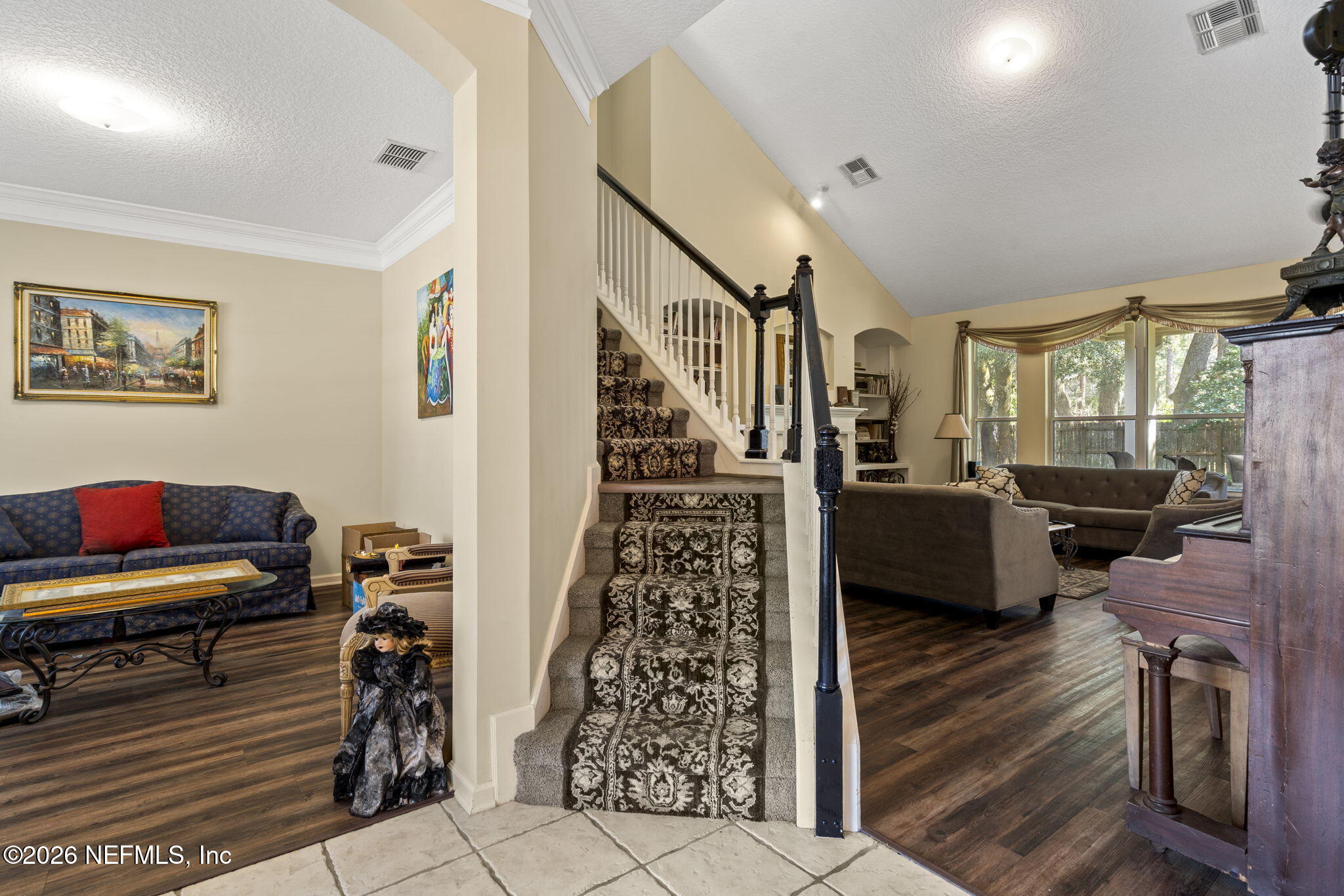 1822 RISING OAKS Drive