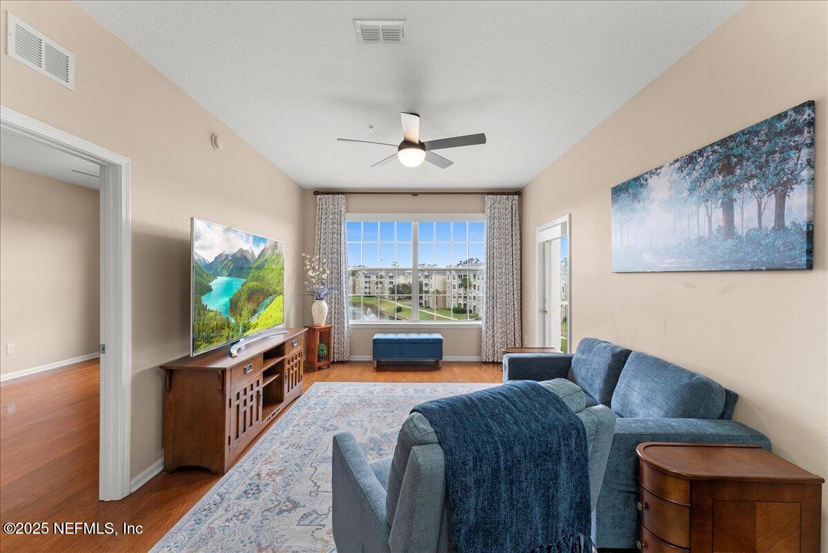 7801 POINT MEADOWS Drive 8404