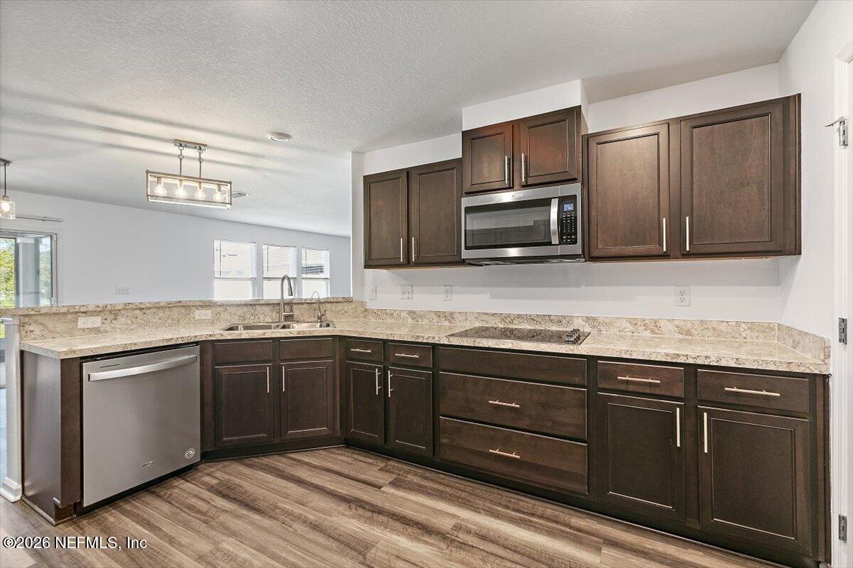 11176 GWEN Lane