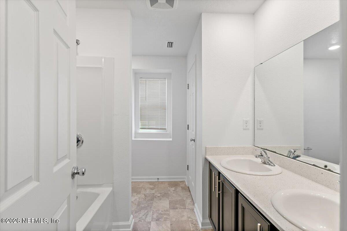 11176 GWEN Lane