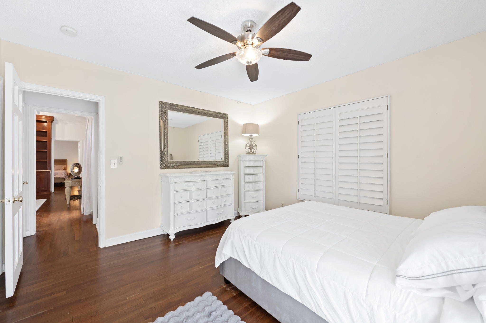 2400 Delmar Place