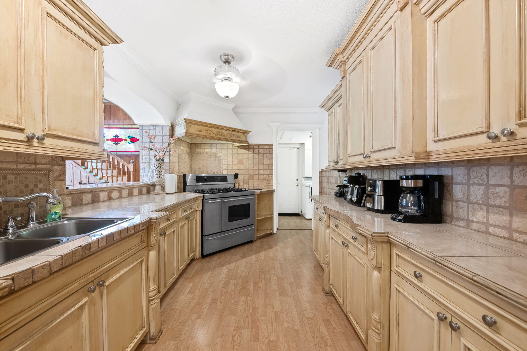 2400 Delmar Place