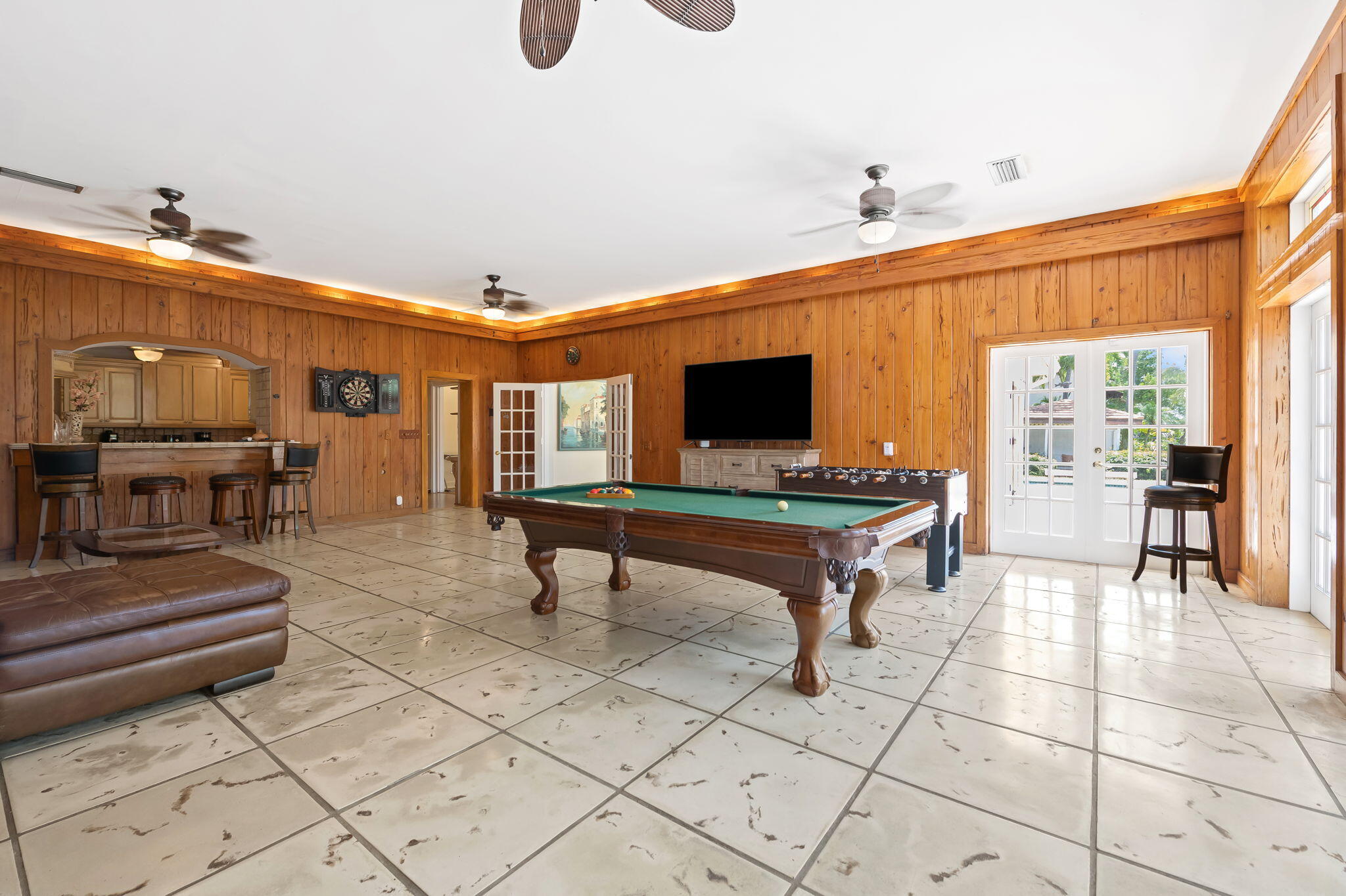 2400 Delmar Place