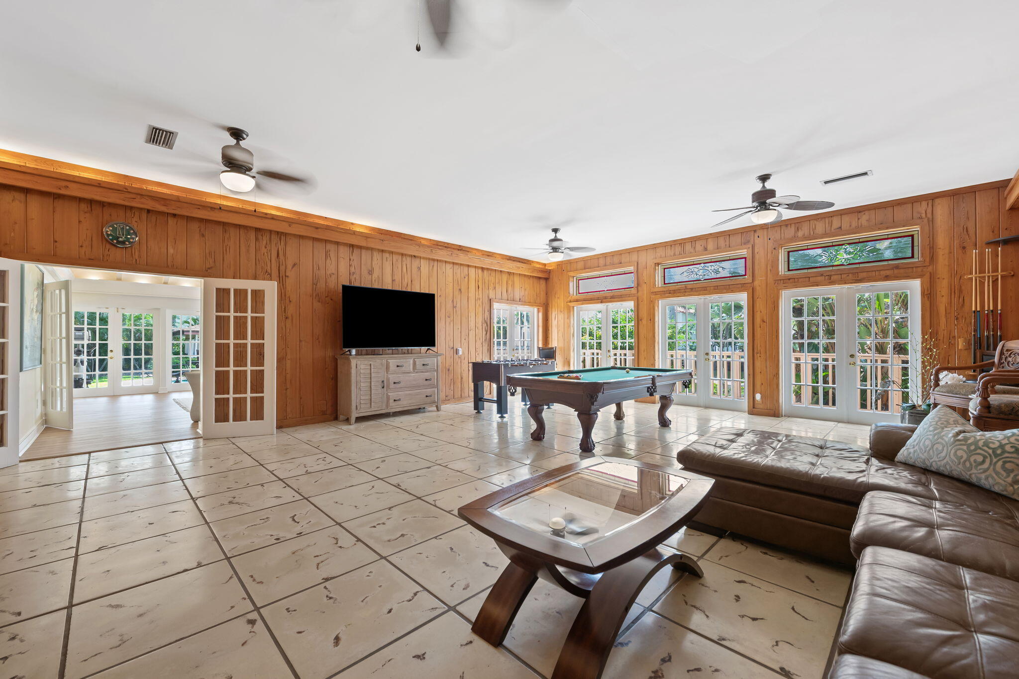 2400 Delmar Place