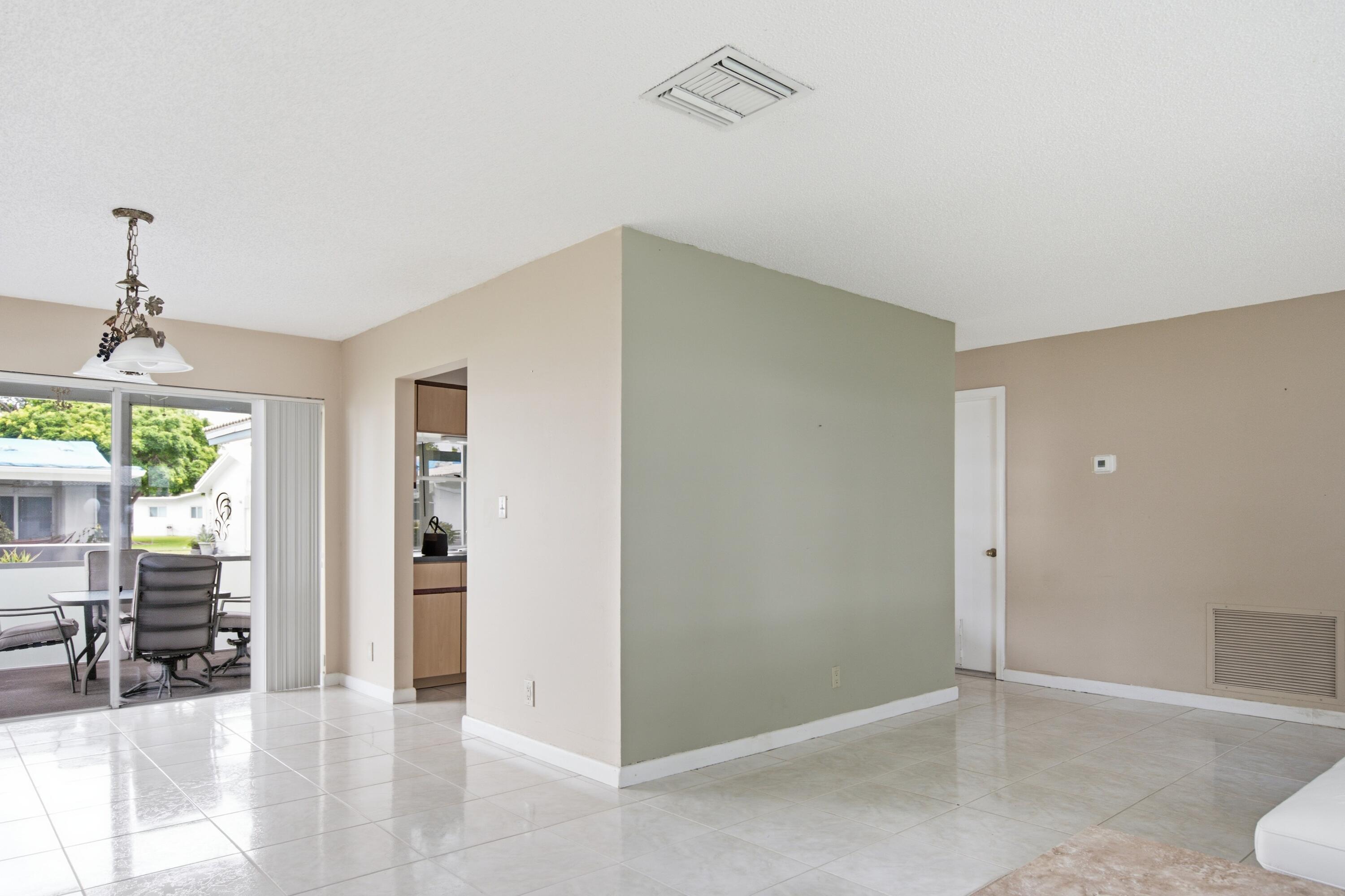 8212 NW 12th Court