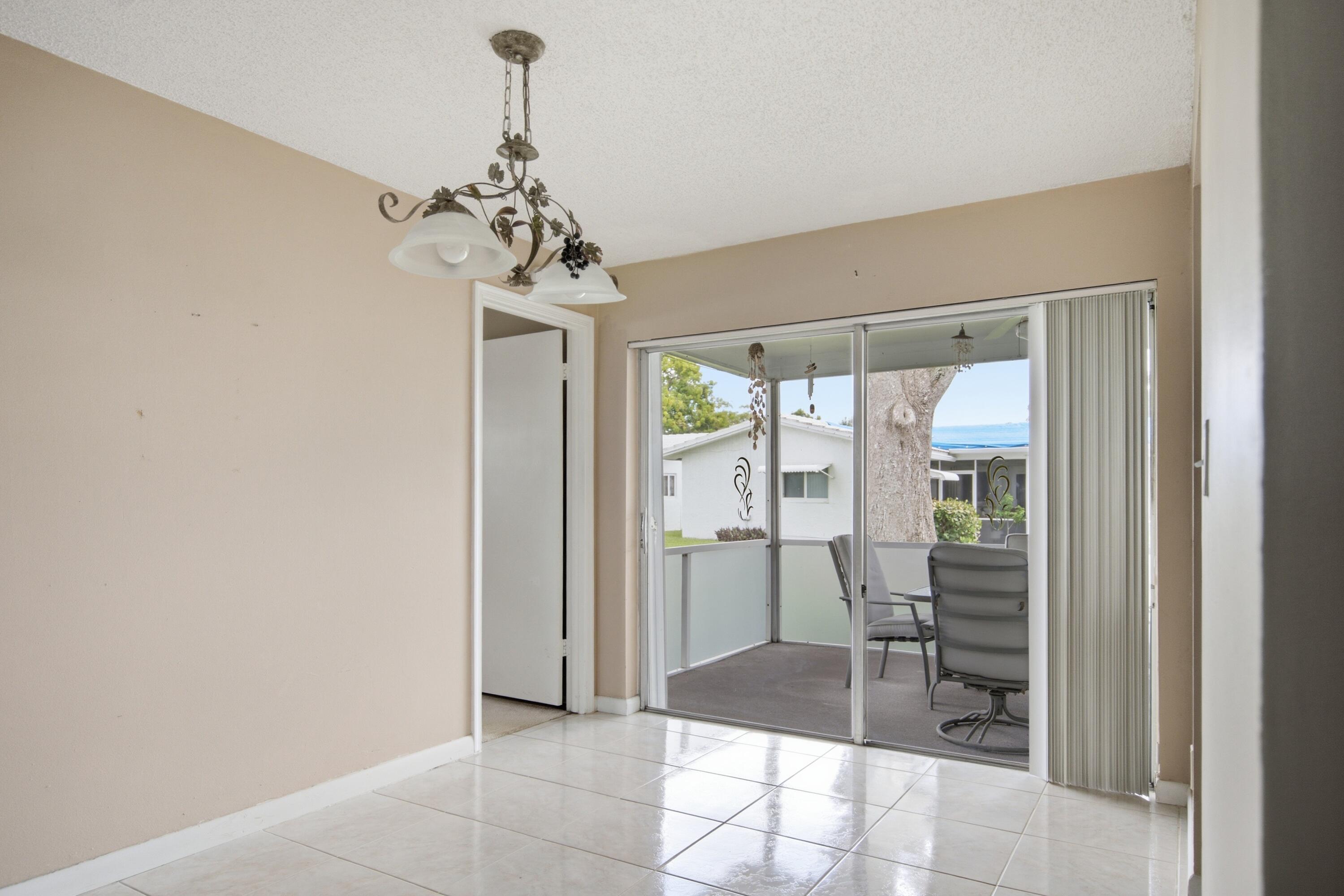 8212 NW 12th Court