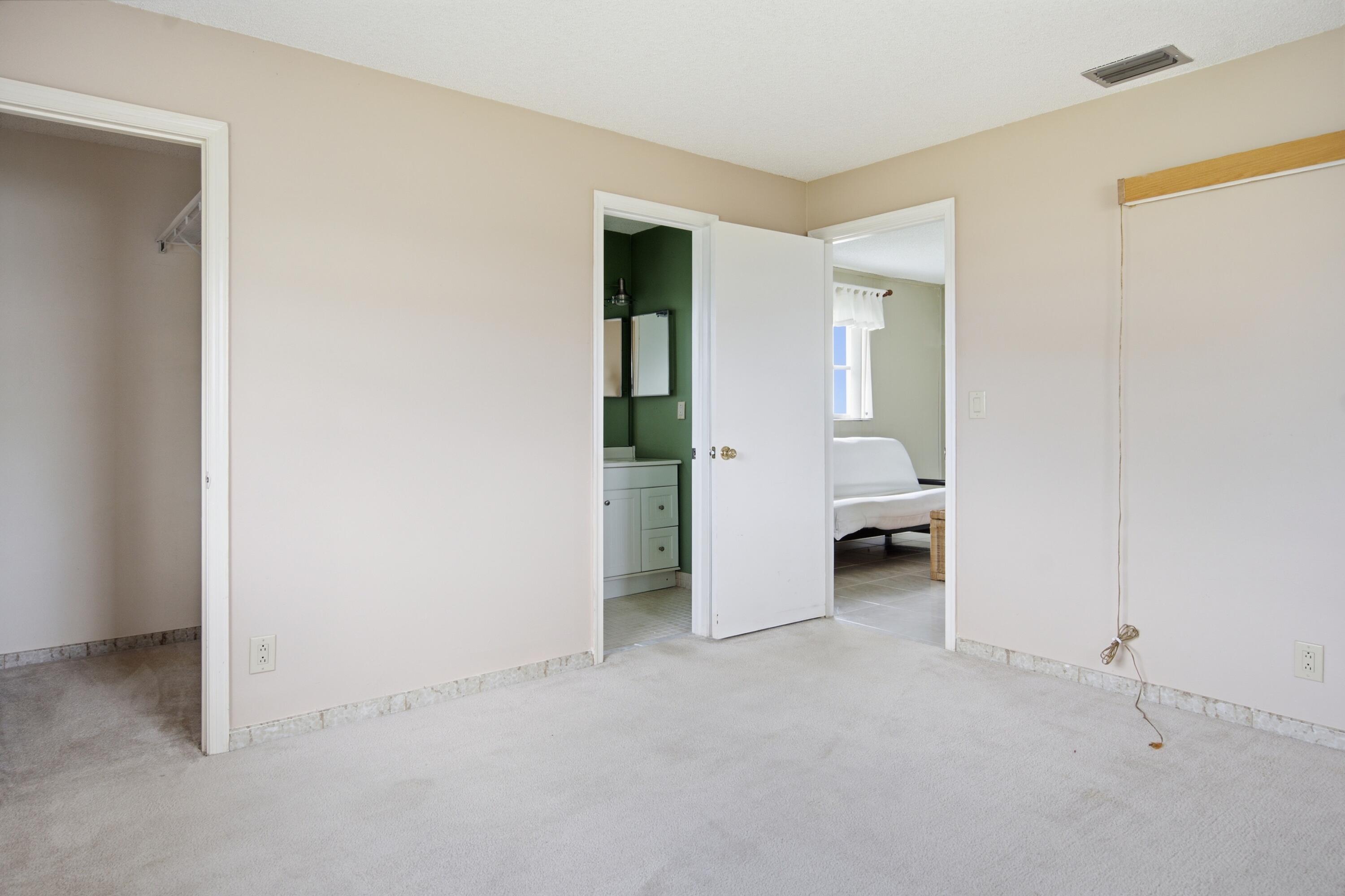 8212 NW 12th Court