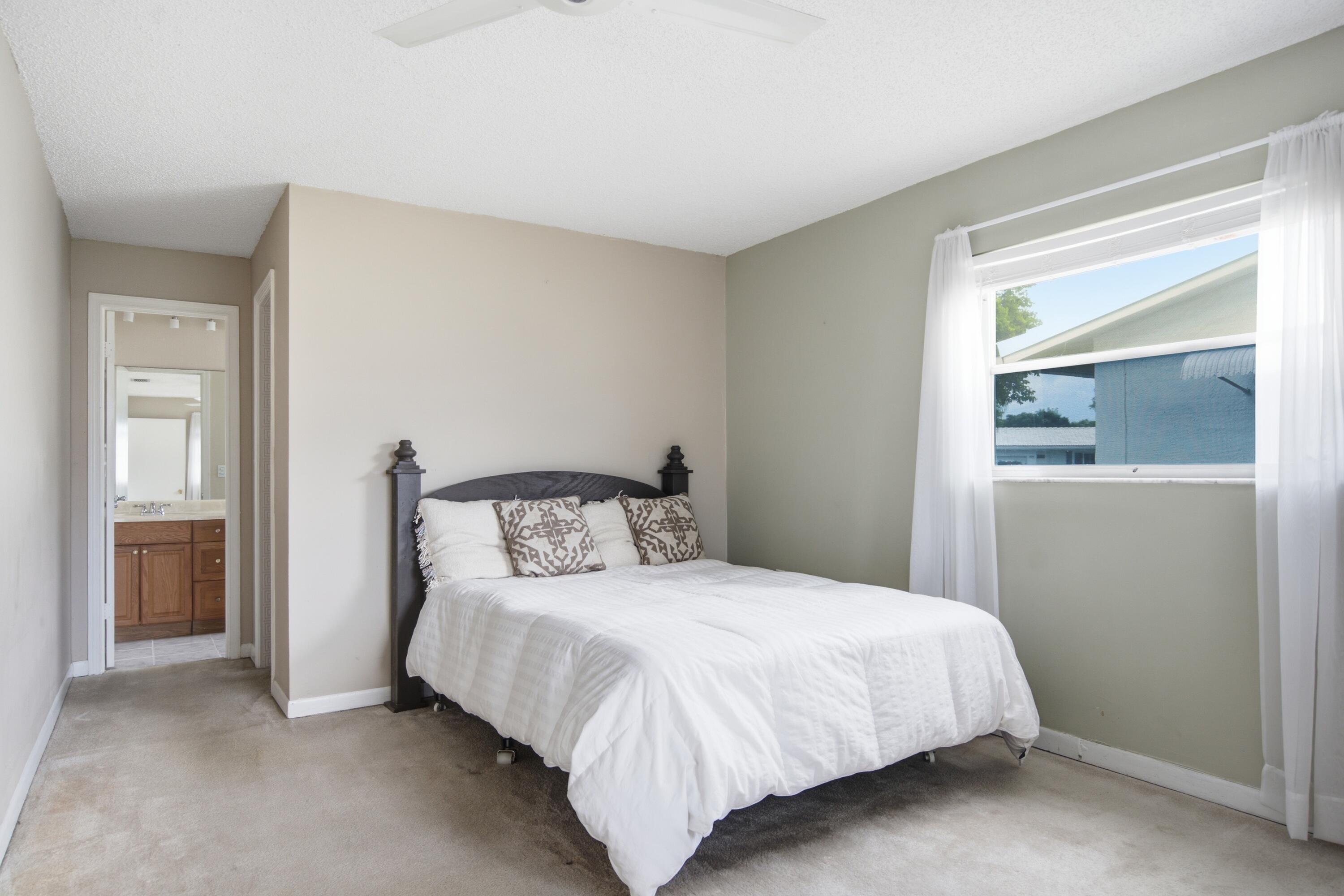 8212 NW 12th Court