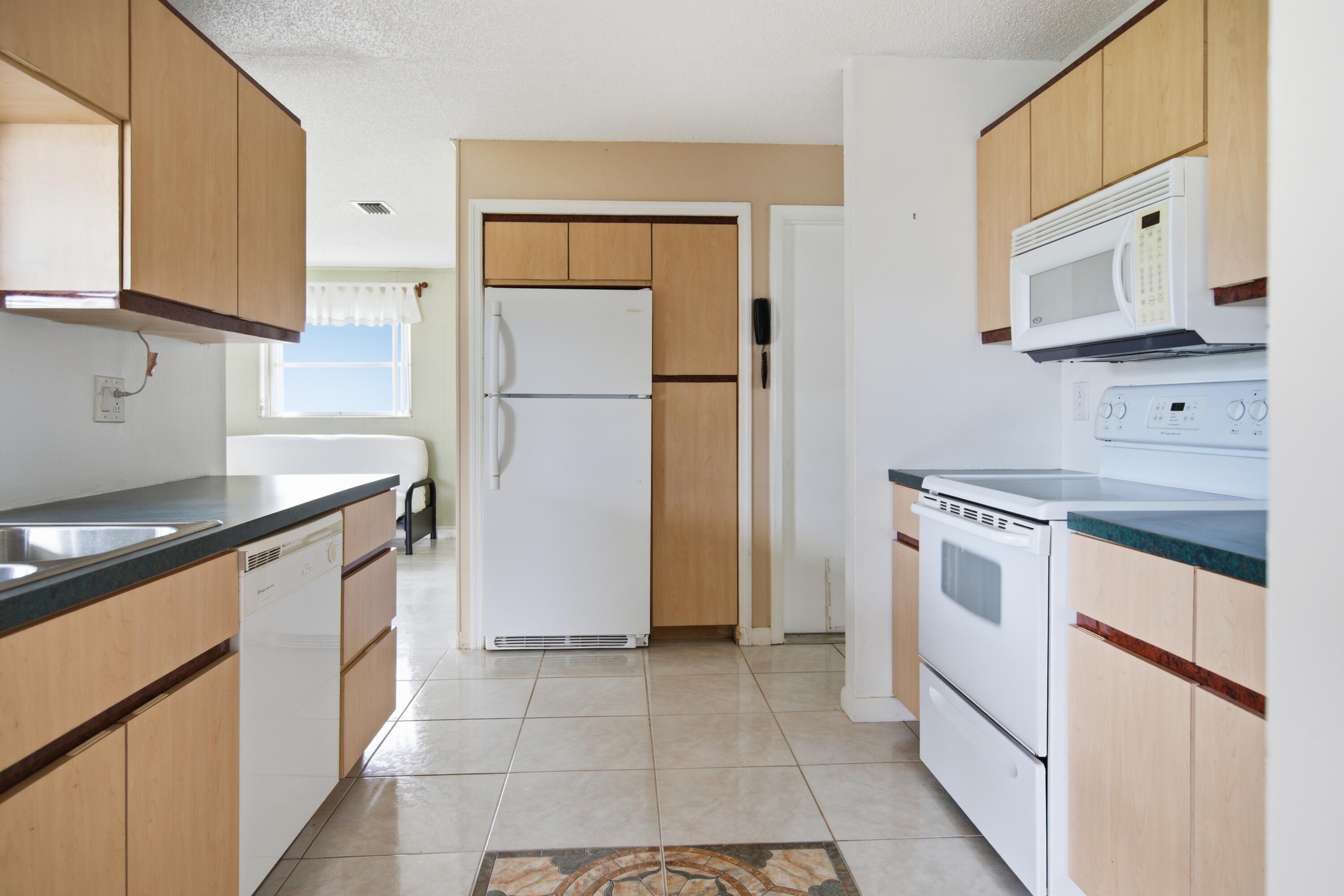8212 NW 12th Court