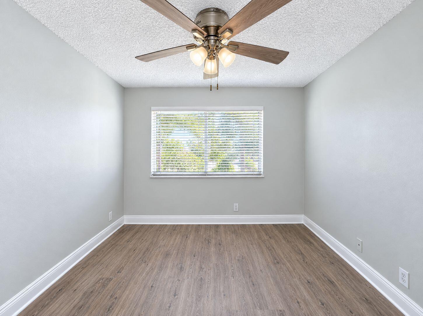 5612 ROCK ISLAND Road 172