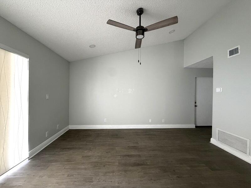 5612 ROCK ISLAND Road 172