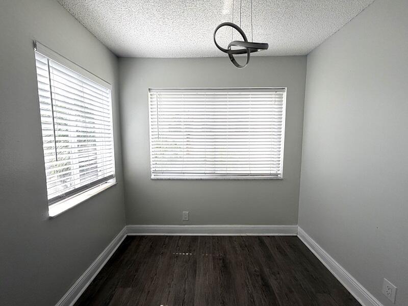 5612 ROCK ISLAND Road 172