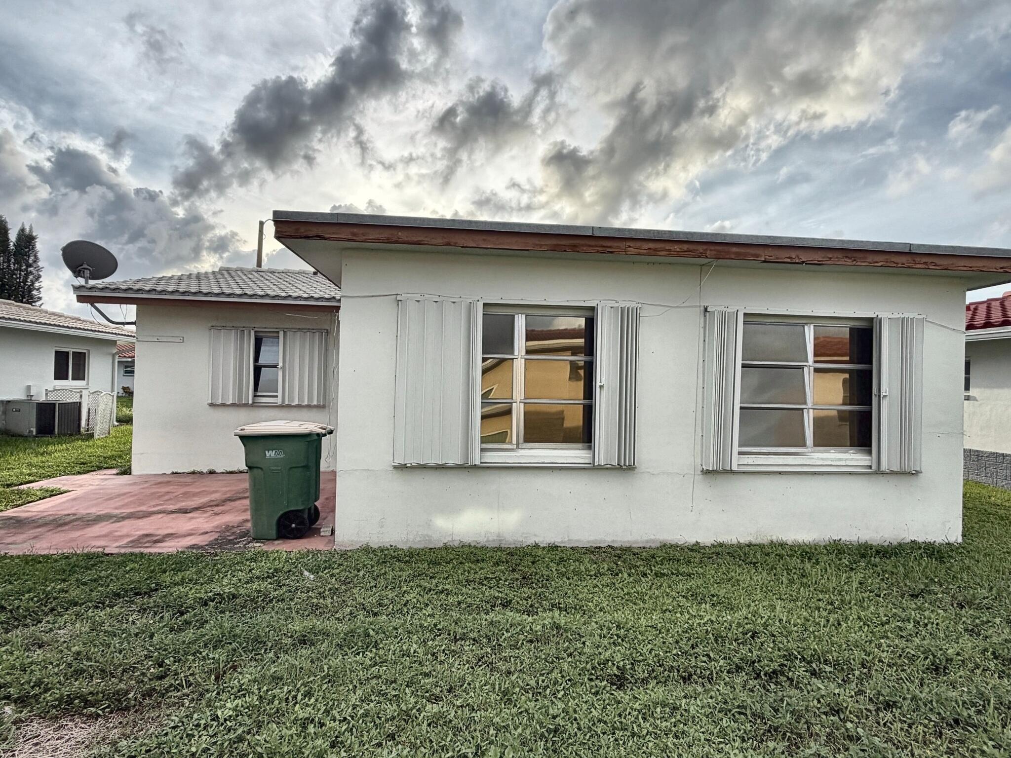 5718 NW 86TH Terrace