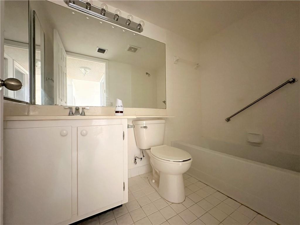 10350 E Clairmont Cir 312