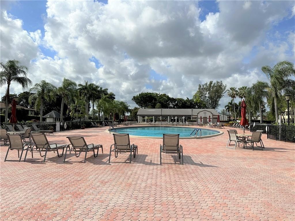 10350 E Clairmont Cir 312