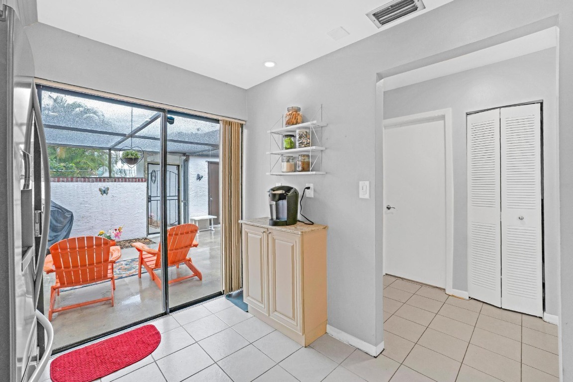 9268 Wedgewood Dr D-14