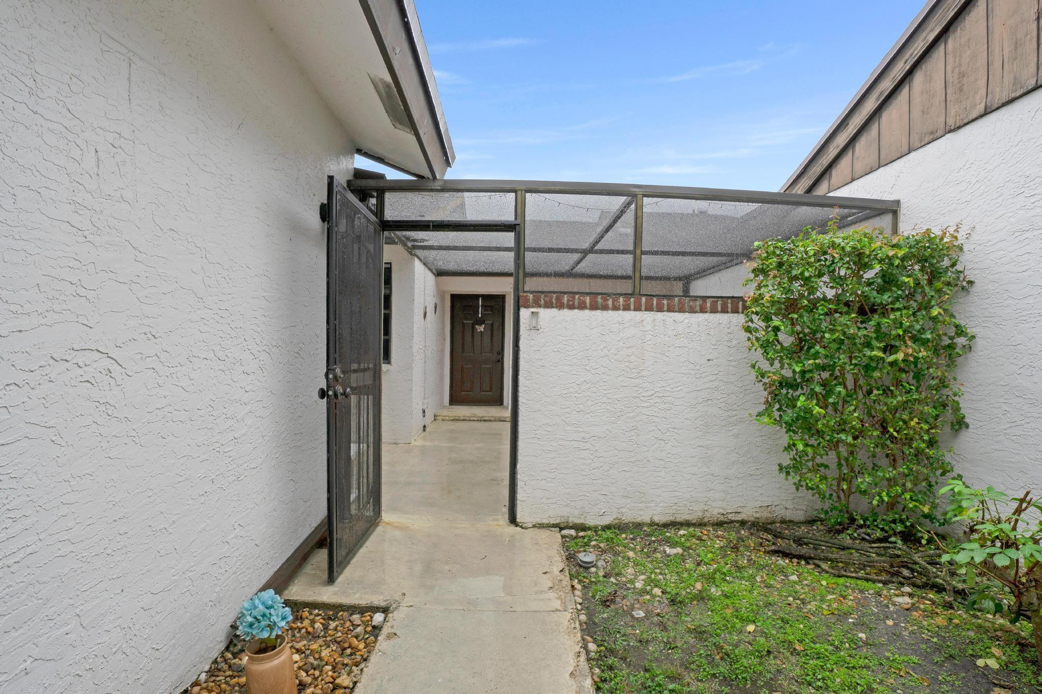 9268 Wedgewood Dr D-14