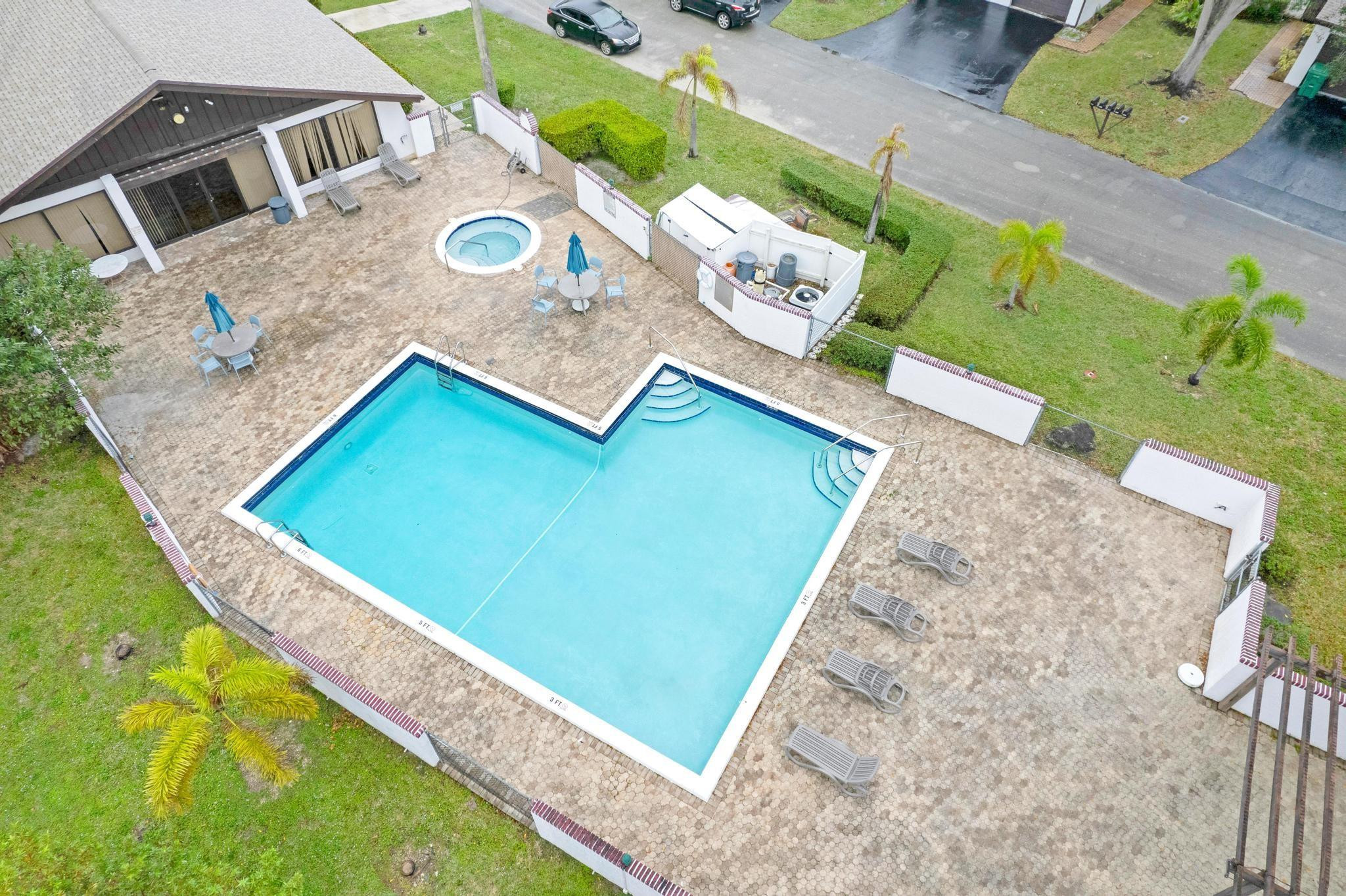 9268 Wedgewood Dr D-14