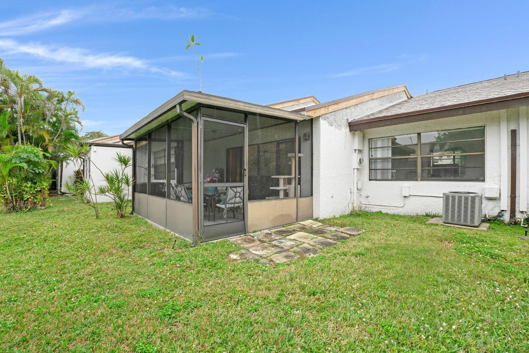 9268 Wedgewood Dr D-14