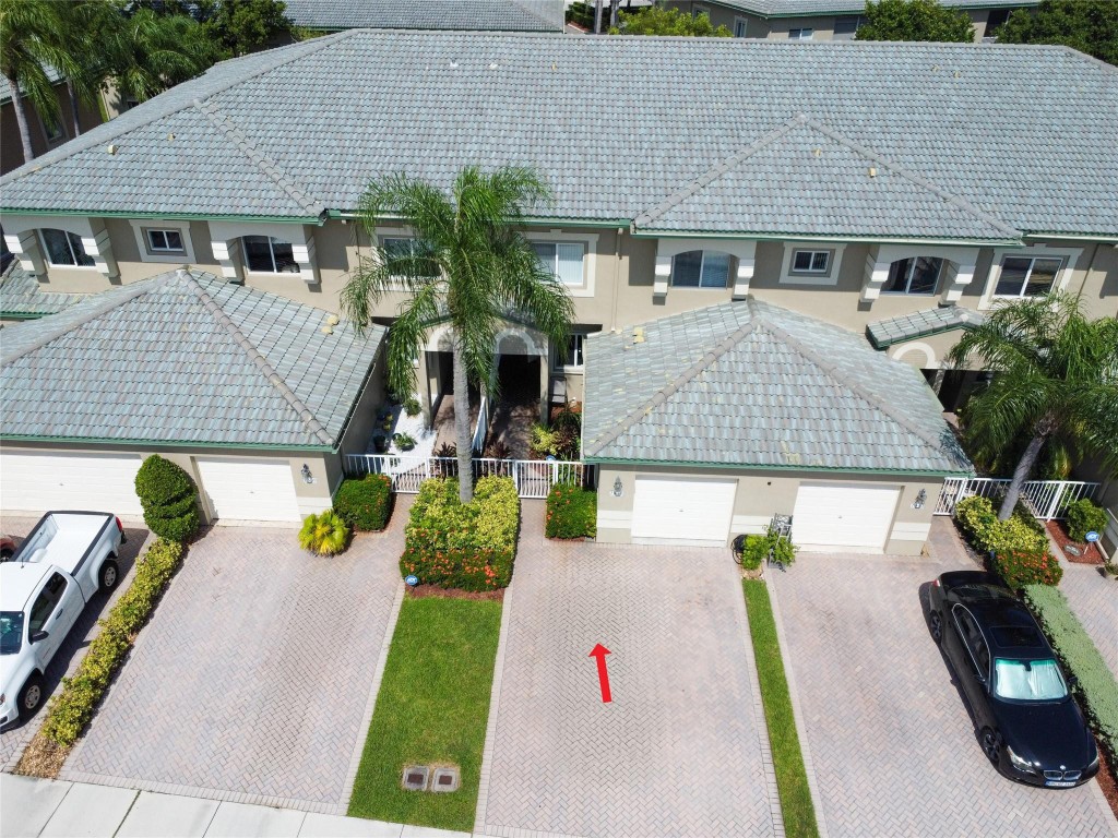 7841 E EXETER BL 102