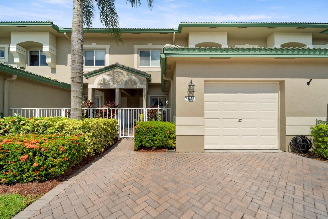 7841 E EXETER BL 102