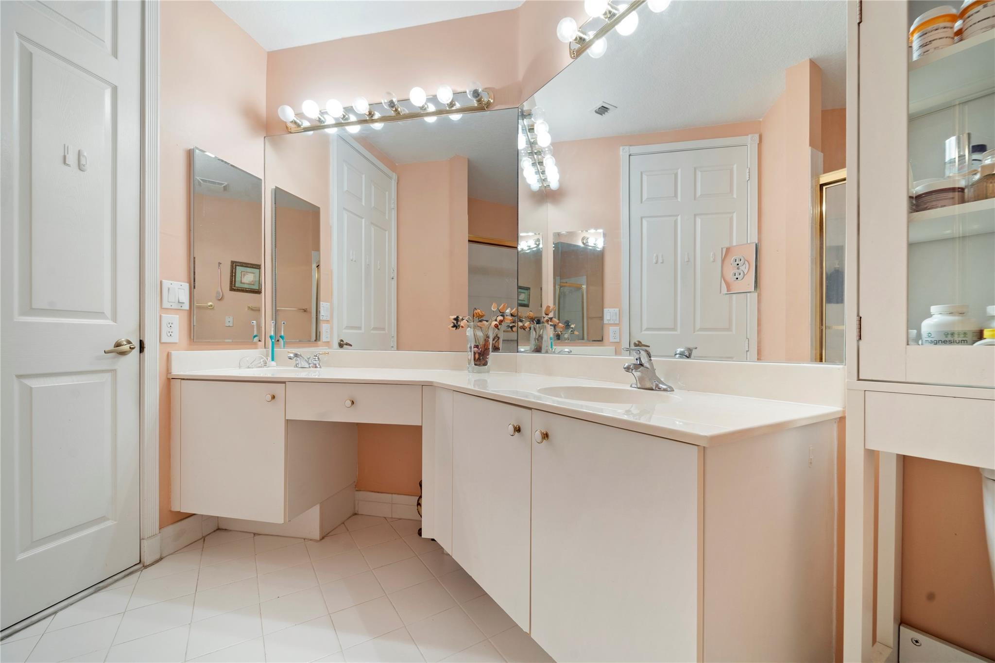 7841 E EXETER BL 102