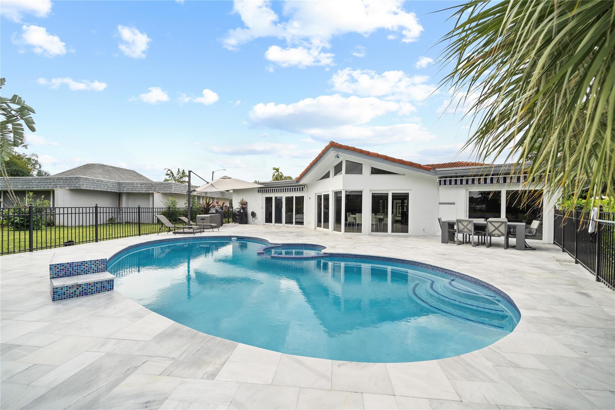 5903 Breadfruit Cir