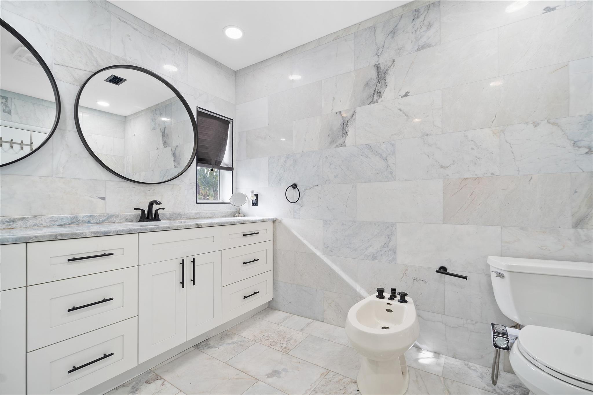 5903 Breadfruit Cir