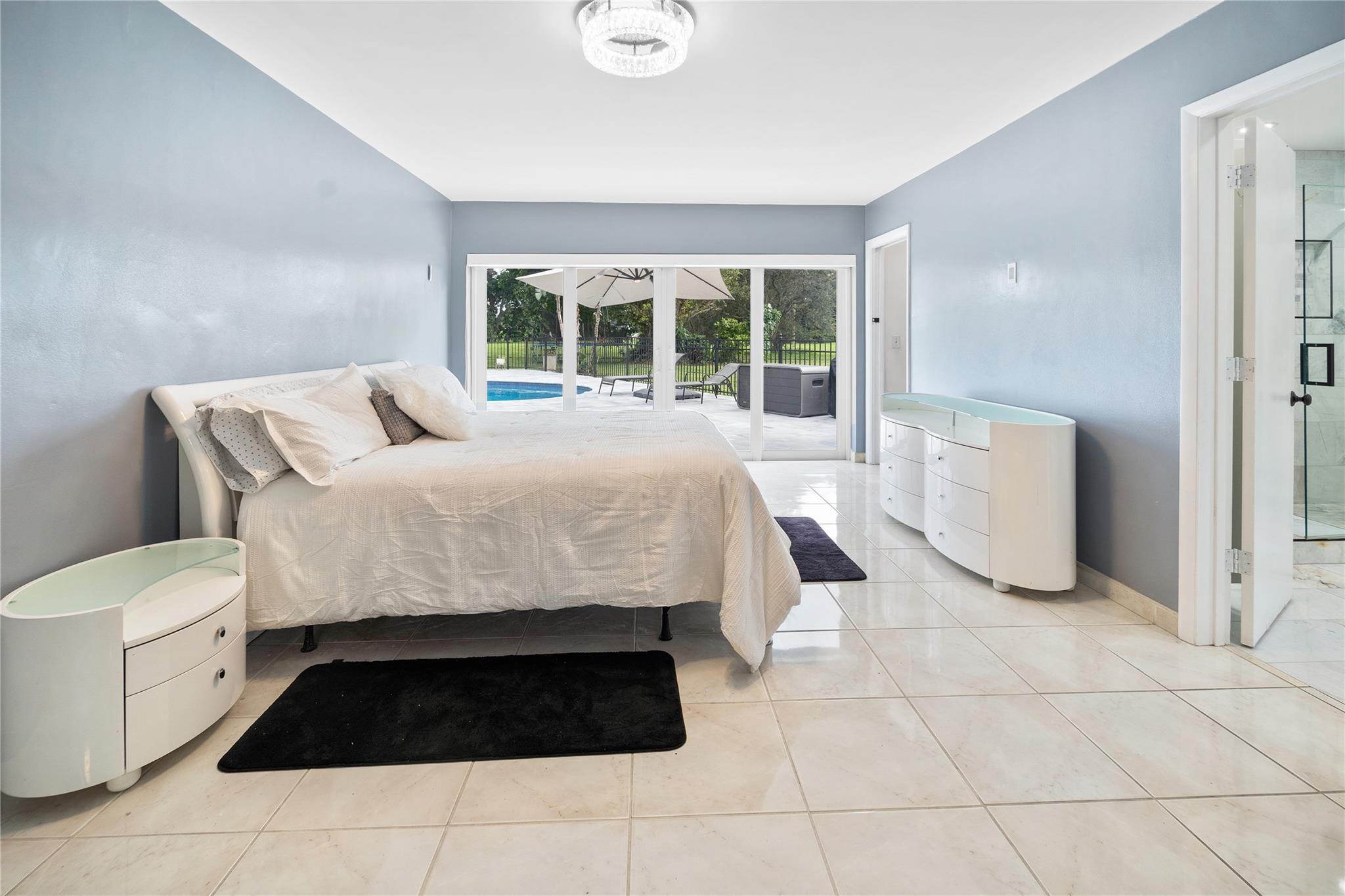 5903 Breadfruit Cir