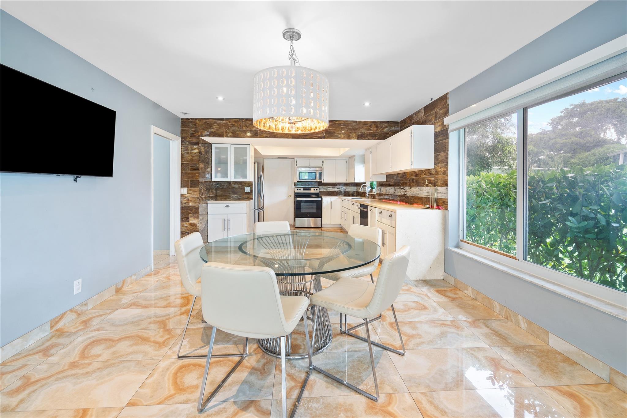 5903 Breadfruit Cir
