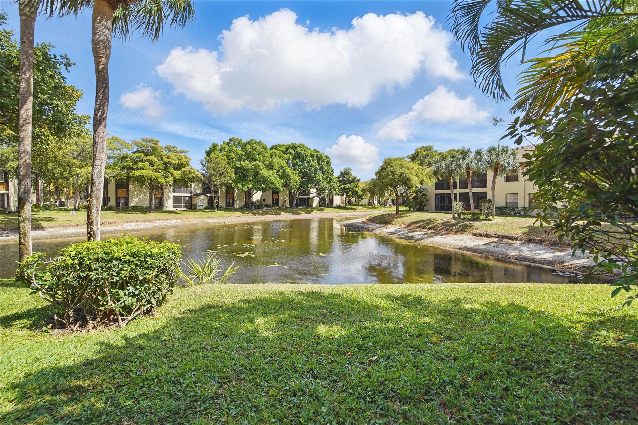 4322 N CARAMBOLA CIR N 4322