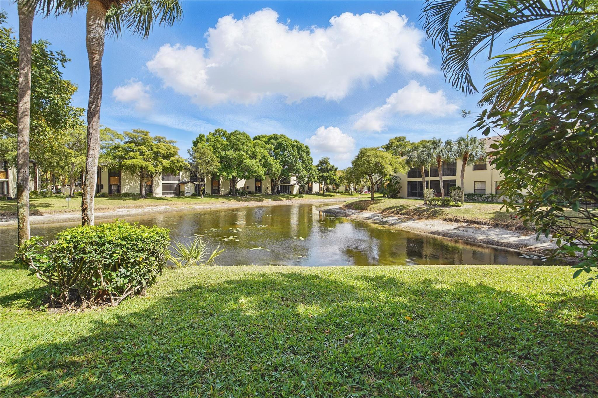 4322 N CARAMBOLA CIR N 4322