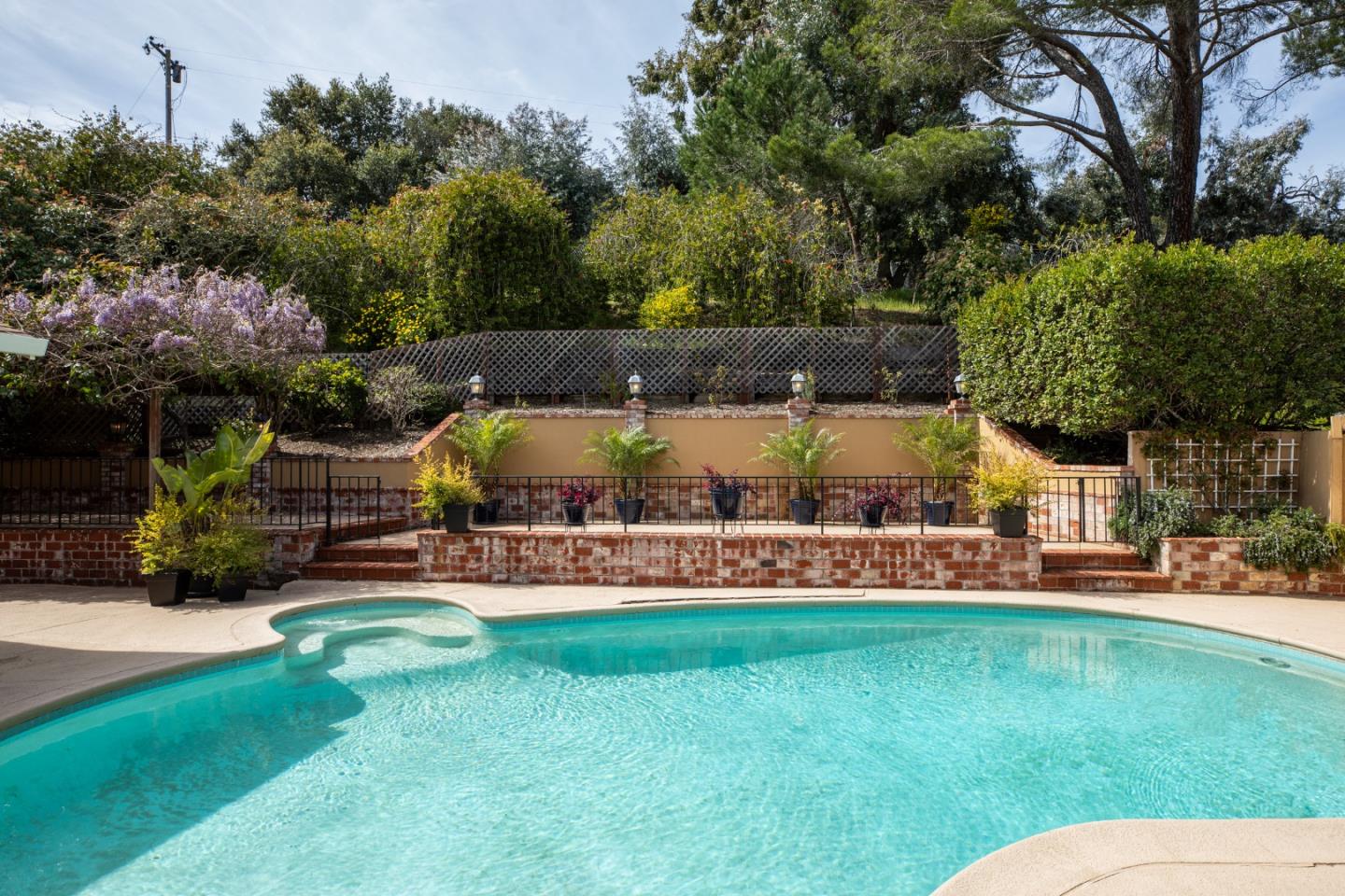 252 Raymundo DR