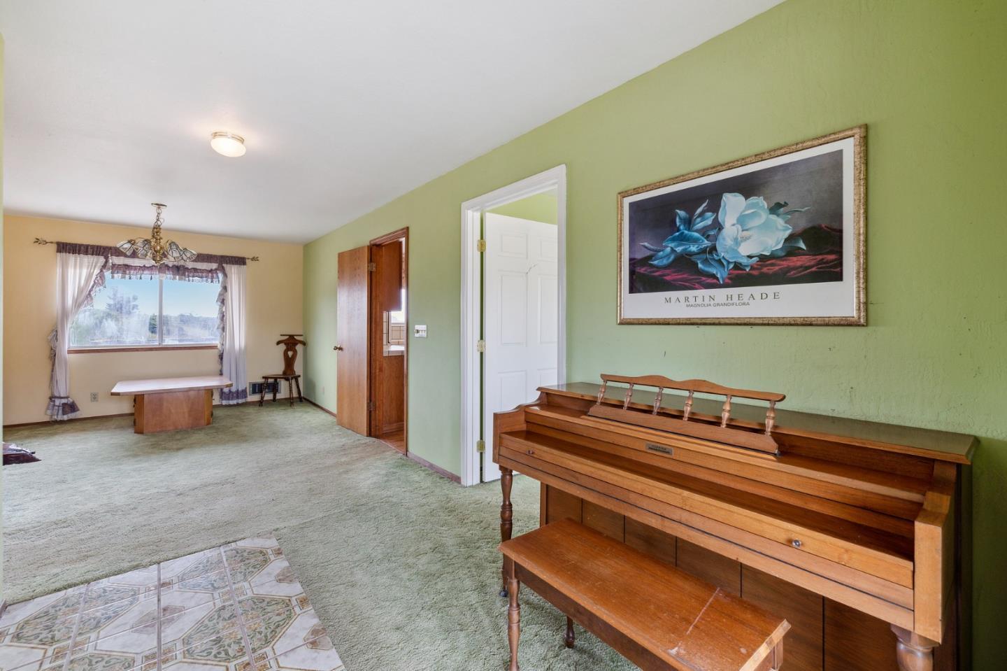 5677 Cloverdale Road