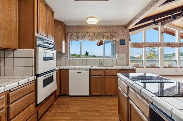 5677 Cloverdale Road