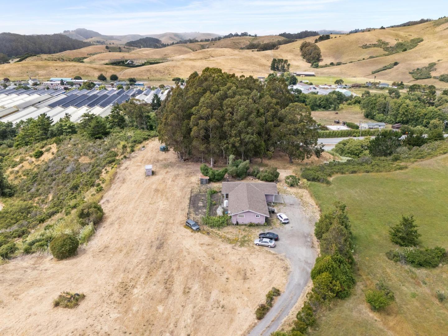 5677 Cloverdale Road